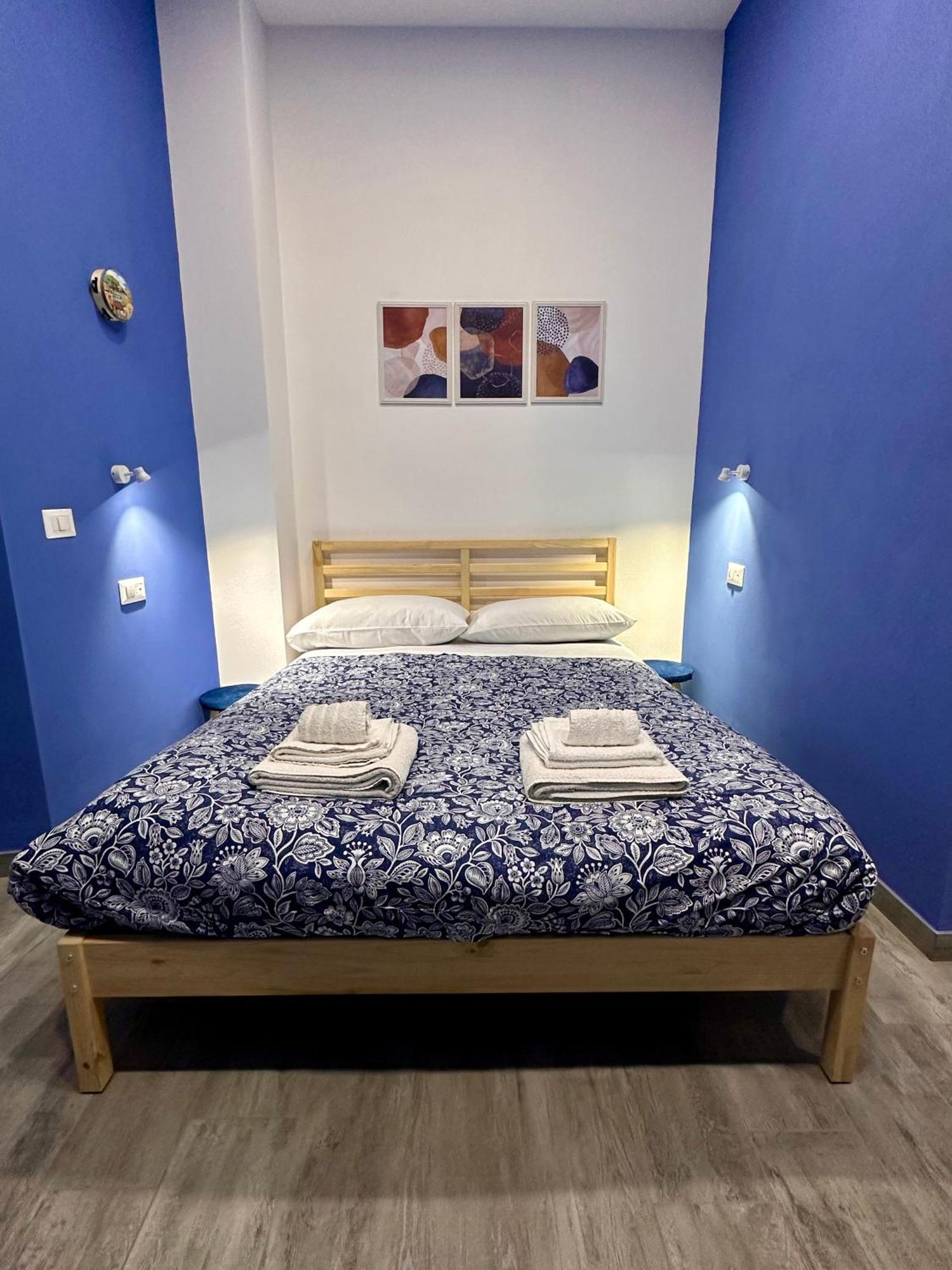 B&B I Tre Santi Наполи Екстериор снимка