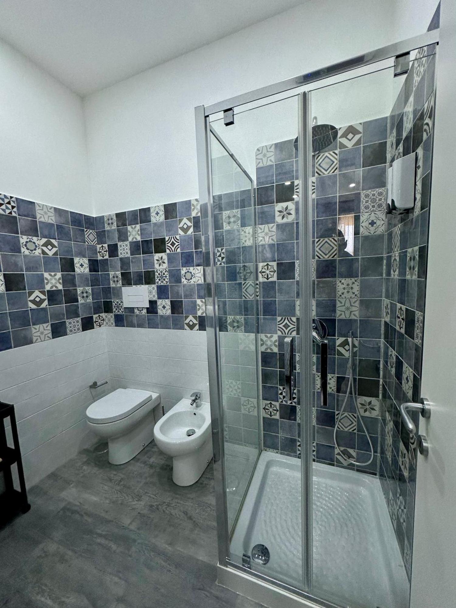 B&B I Tre Santi Наполи Екстериор снимка