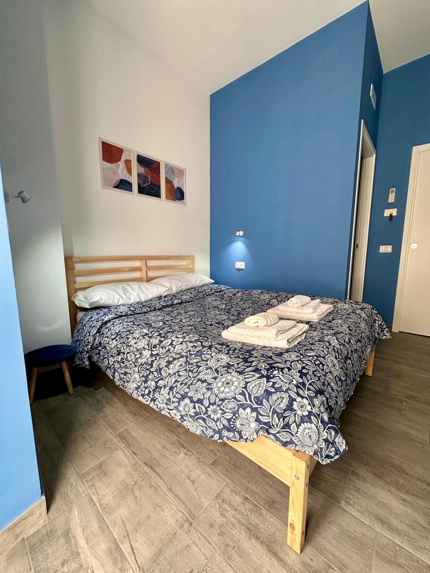 B&B I Tre Santi Наполи Екстериор снимка