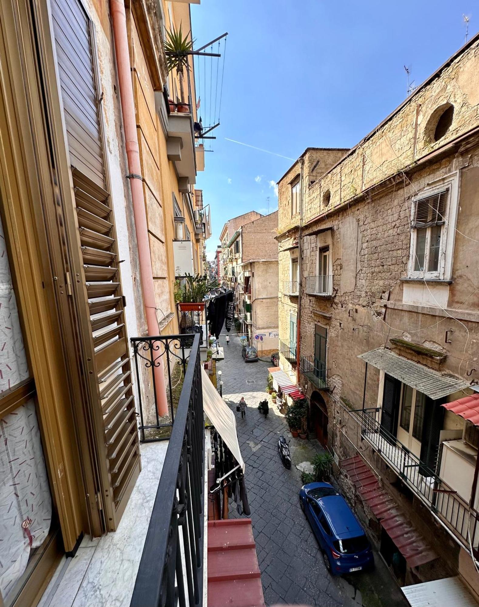 B&B I Tre Santi Наполи Екстериор снимка